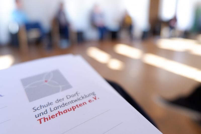 Logo der Schule der Dorf- und Landentwicklung Thierhaupten e.V.