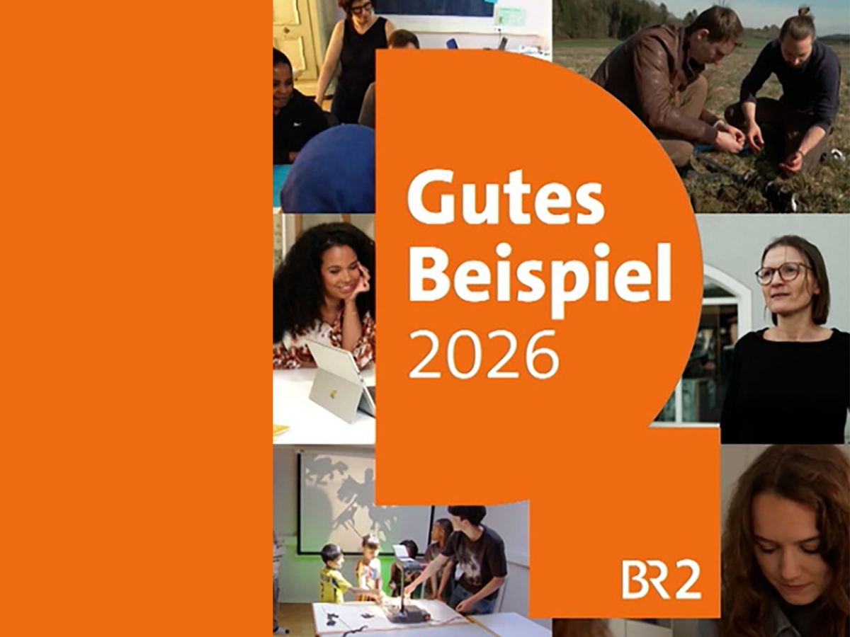 Teaserbild für den Wettbewerb "Gutes Beispiel 2026" mit Schriftzug. Im Hintergrund sind die Sieger der letzten Jahre zu sehen.